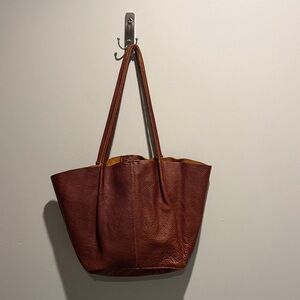 Portland Leather Goods Devan Bucket Tote in Nutmeg